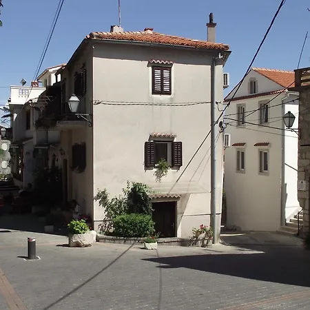 Apartments Dobrinj *