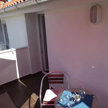 Apartments Dobrinj Apartament *