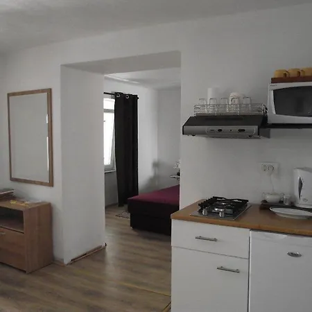 Apartments Dobrinj דירה *