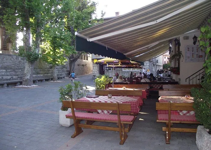 多比尼公寓 公寓 Dobrinj