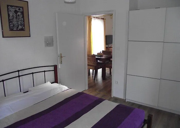 公寓 多比尼公寓 Dobrinj